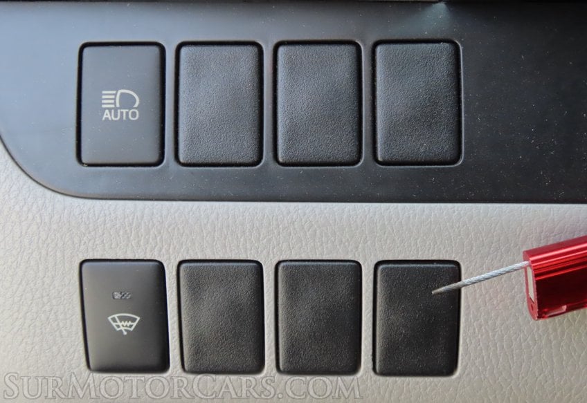 2019 Toyota Highlander LE - Image 42