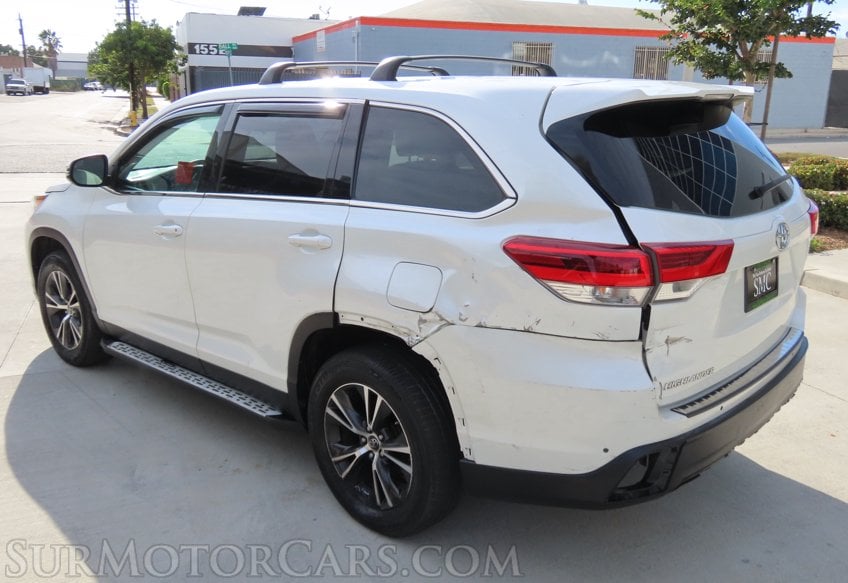 2019 Toyota Highlander LE - Image 7