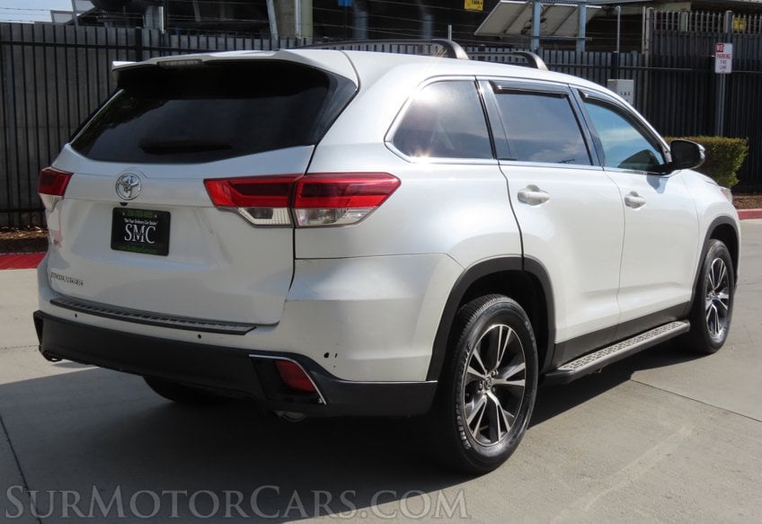2019 Toyota Highlander LE - Image 8