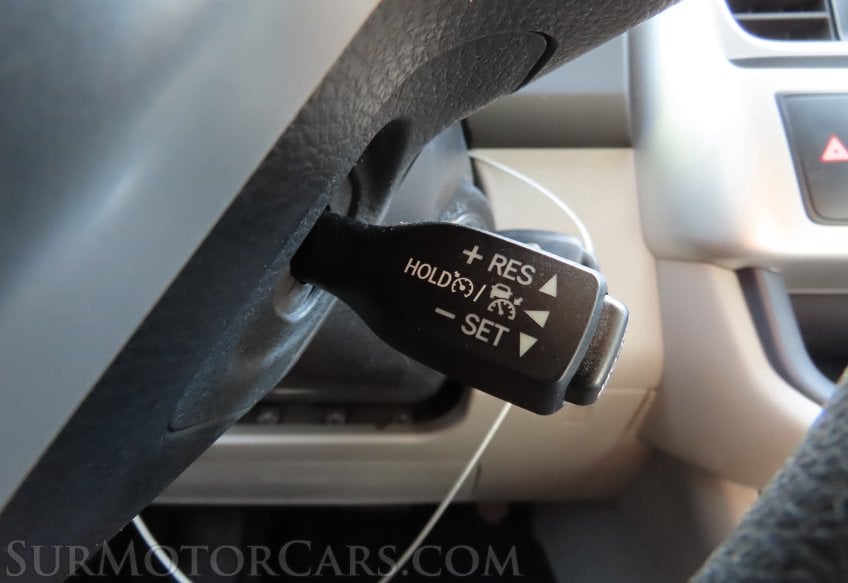 2019 Toyota Highlander LE - Image 35