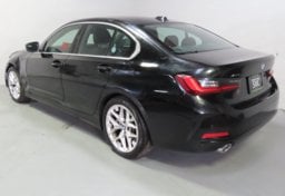 2026 BMW 3 Series xDrive - Image 9