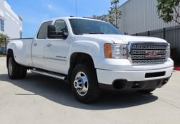2012 GMC Sierra 3500HD Denali - Image 3