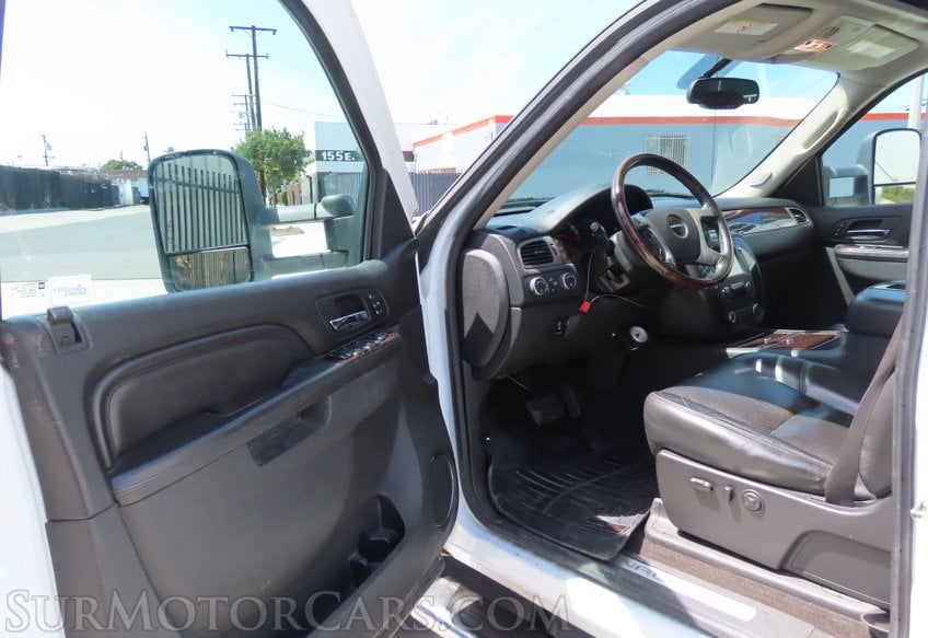 2012 GMC Sierra 3500HD Denali - Image 28