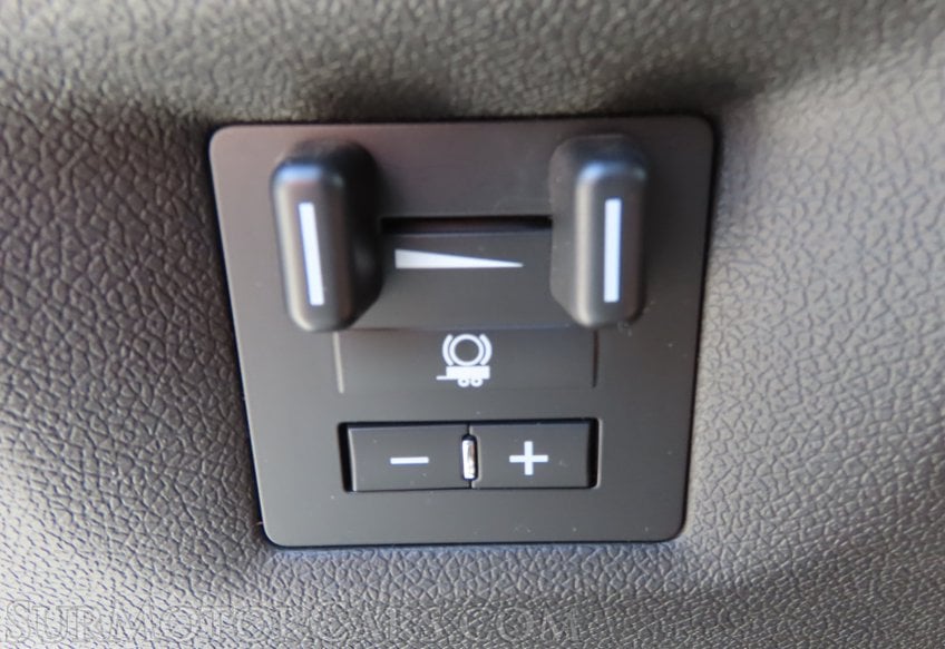 2012 GMC Sierra 3500HD Denali - Image 20