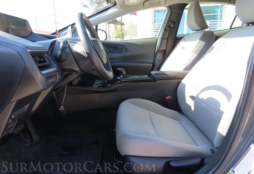 2023 Toyota Prius AWD LE - Image 29