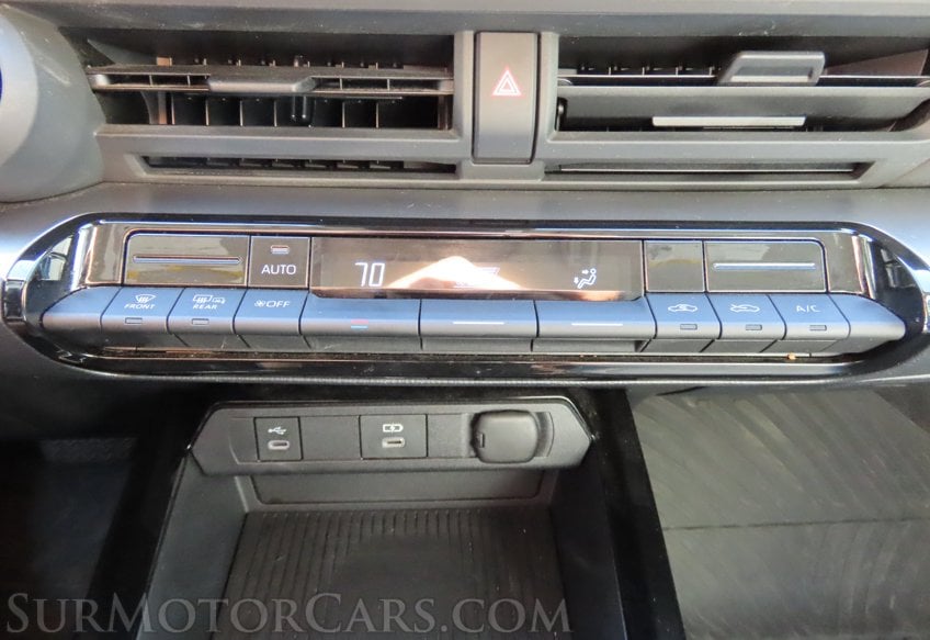2023 Toyota Prius AWD LE - Image 17