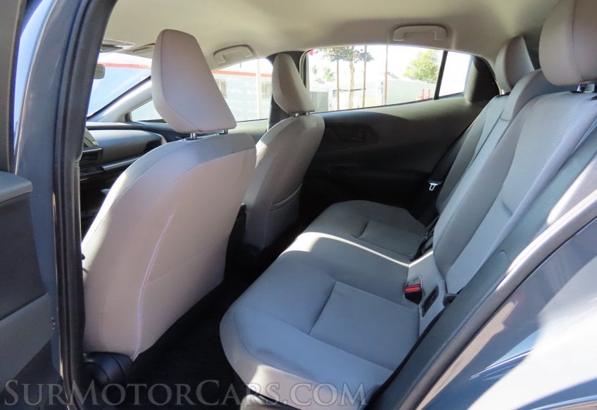 2023 Toyota Prius AWD LE - Image 31