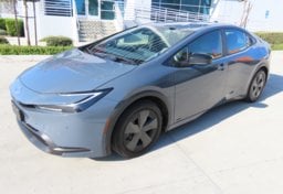 2023 Toyota Prius AWD LE - Image 2