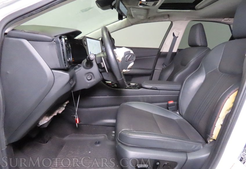 2024 Lexus NX 350h Premium - Image 14