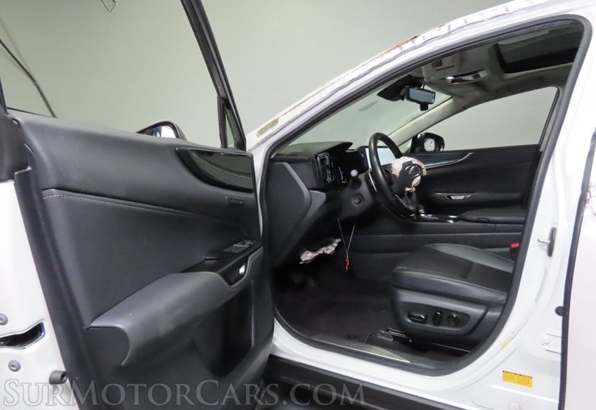 2024 Lexus NX 350h Premium - Image 13