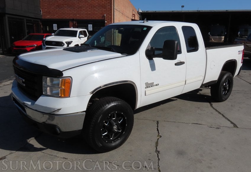 2011 GMC Sierra 2500HD SLE - Image 2