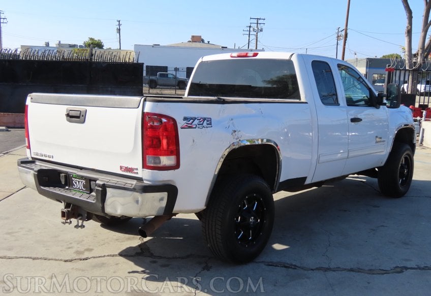 2011 GMC Sierra 2500HD SLE - Image 10