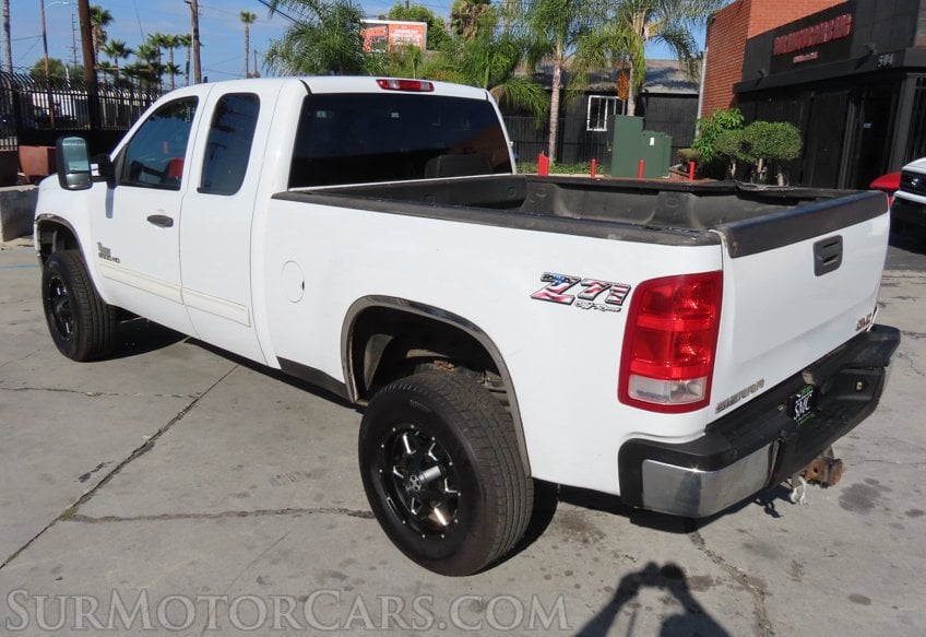 2011 GMC Sierra 2500HD SLE - Image 9