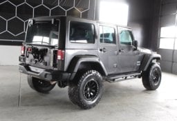 2018 Jeep Wrangler JK Unlimited - Image 9
