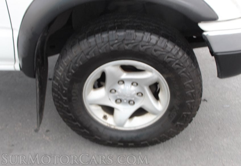 2002 Toyota Tacoma - Image 25