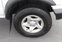 2002 Toyota Tacoma - Image 25