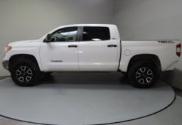 2016 Toyota Tundra SR5 - Image 6