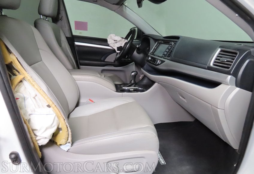 2019 Toyota Highlander XLE - Image 25