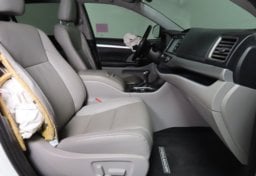 2019 Toyota Highlander XLE - Image 24