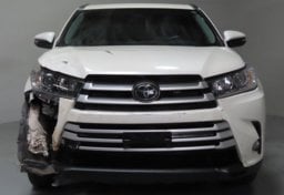 2019 Toyota Highlander XLE - Image 19