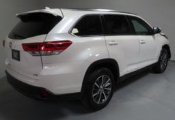 2019 Toyota Highlander XLE - Image 6