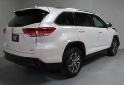 2019 Toyota Highlander XLE - Image 8