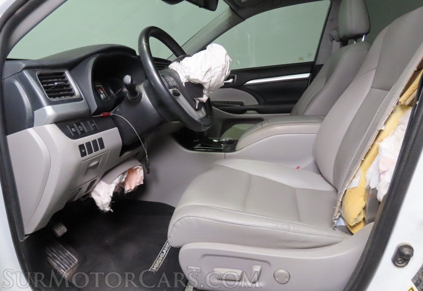 2019 Toyota Highlander XLE - Image 29