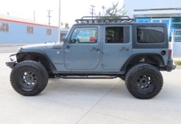 2015 Jeep Wrangler Unlimited Sahara - Image 6