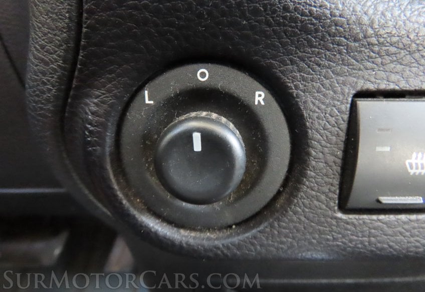 2015 Jeep Wrangler Unlimited Sahara - Image 15