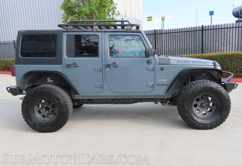 2015 Jeep Wrangler Unlimited Sahara - Image 5