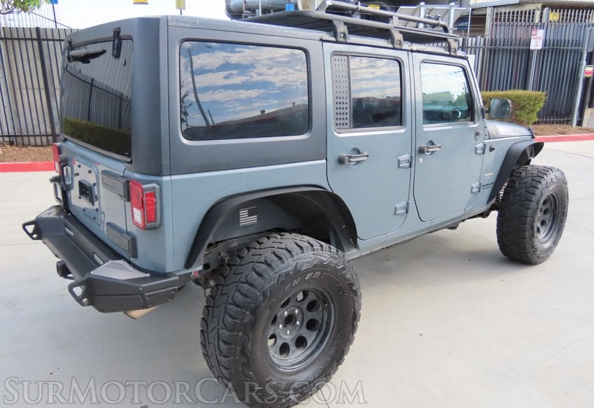 2015 Jeep Wrangler Unlimited Sahara - Image 7