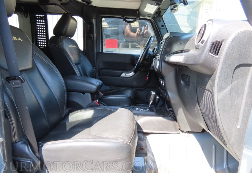 2015 Jeep Wrangler Unlimited Sahara - Image 28