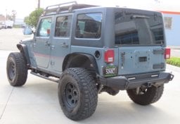 2015 Jeep Wrangler Unlimited Sahara - Image 8