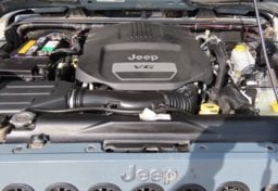2015 Jeep Wrangler Unlimited Sahara - Image 40