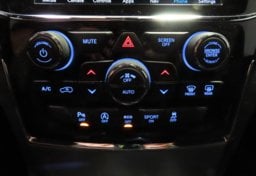 2022 Jeep Grand Cherokee WK Laredo X - Image 33