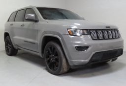 2022 Jeep Grand Cherokee WK Laredo X - Image 3