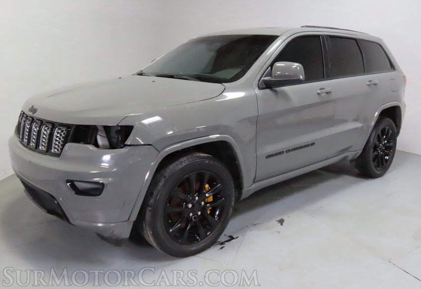 2022 Jeep Grand Cherokee WK Laredo X - Image 2
