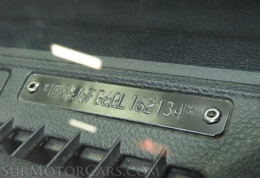 2016 Jeep Wrangler Unlimited RUBICON HARD ROCK - Image 15