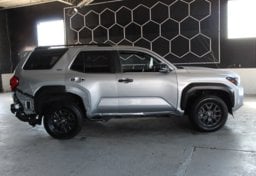 2026 Toyota 4Runner - Image 9