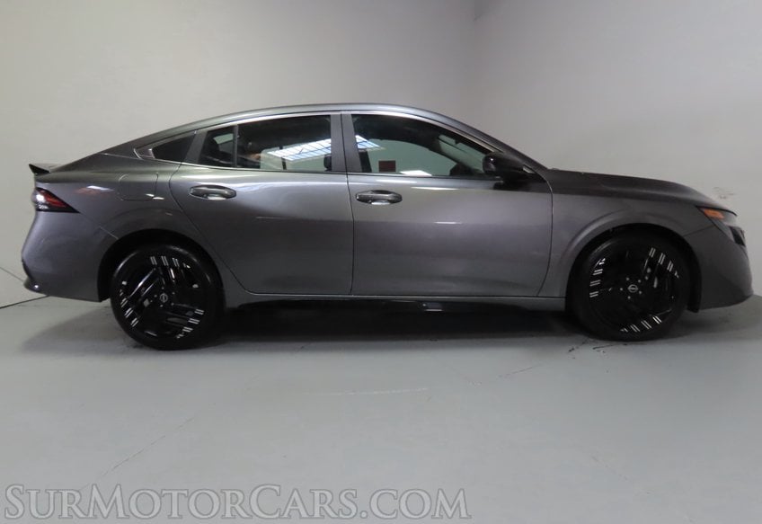 2026 Nissan Sentra SR - Image 5