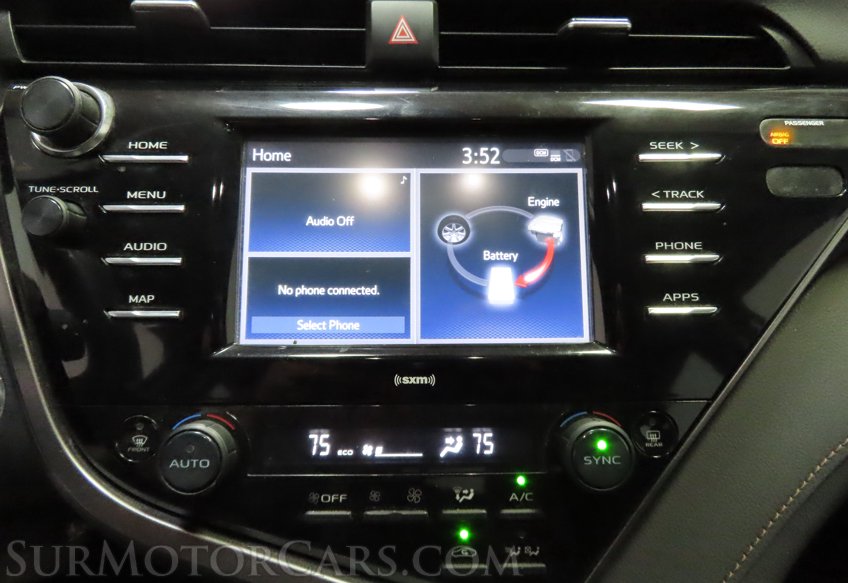 2020 Toyota Camry Hybrid LE - Image 45