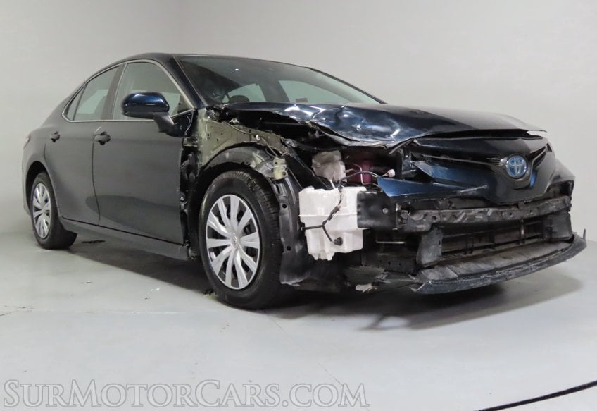 2020 Toyota Camry Hybrid LE - Image 4