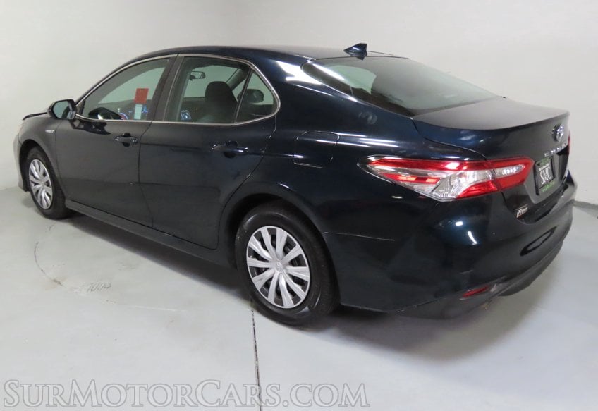 2020 Toyota Camry Hybrid LE - Image 8