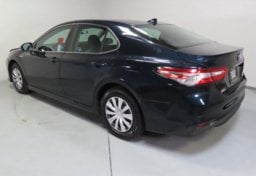 2020 Toyota Camry Hybrid LE - Image 8