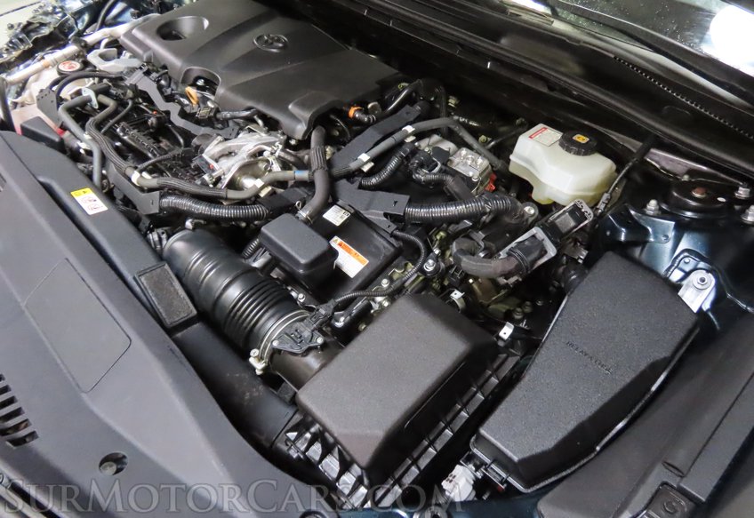 2020 Toyota Camry Hybrid LE - Image 37