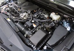 2020 Toyota Camry Hybrid LE - Image 37