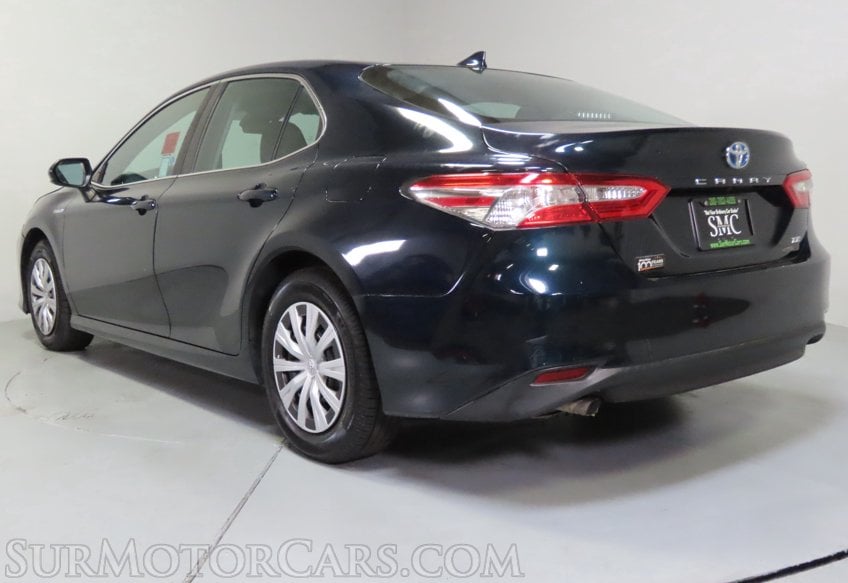 2020 Toyota Camry Hybrid LE - Image 9