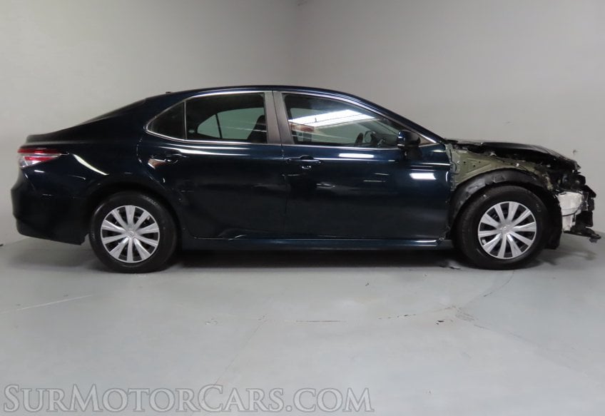 2020 Toyota Camry Hybrid LE - Image 6