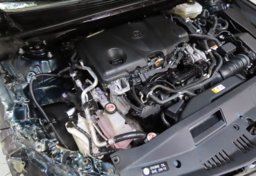 2020 Toyota Camry Hybrid LE - Image 38