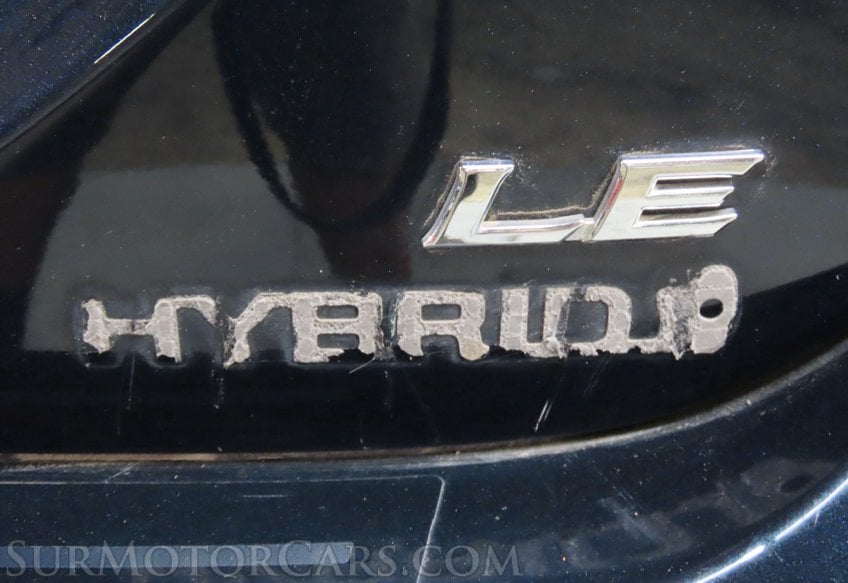 2020 Toyota Camry Hybrid LE - Image 14